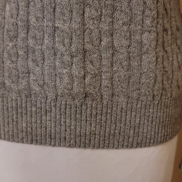 100% Cashmere Sweater - Picture 3 of 8